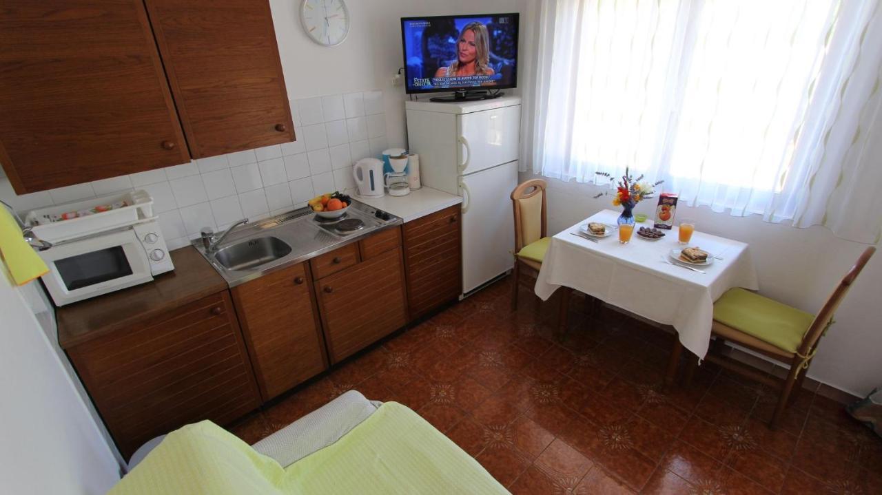 Studio In Vantacici/Insel Krk 14419 ภายนอก รูปภาพ